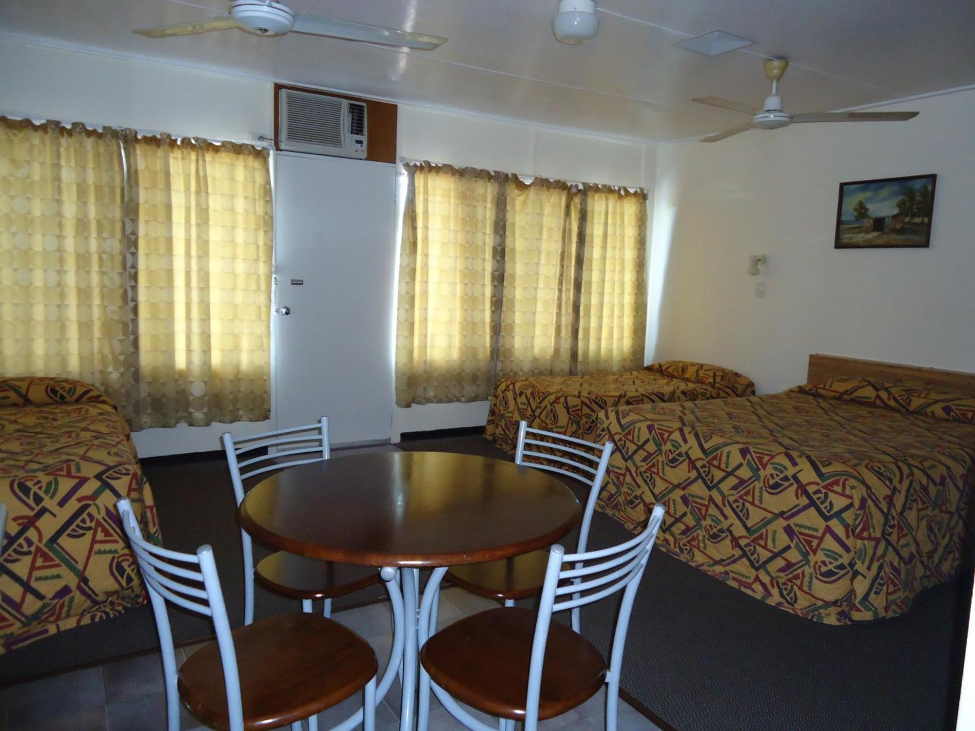 Moondarra Motel Innisfail Exterior photo